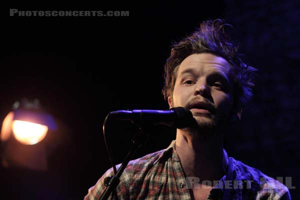 THE TALLEST MAN ON EARTH - 2010-11-29 - PARIS - Cafe de la Danse - 